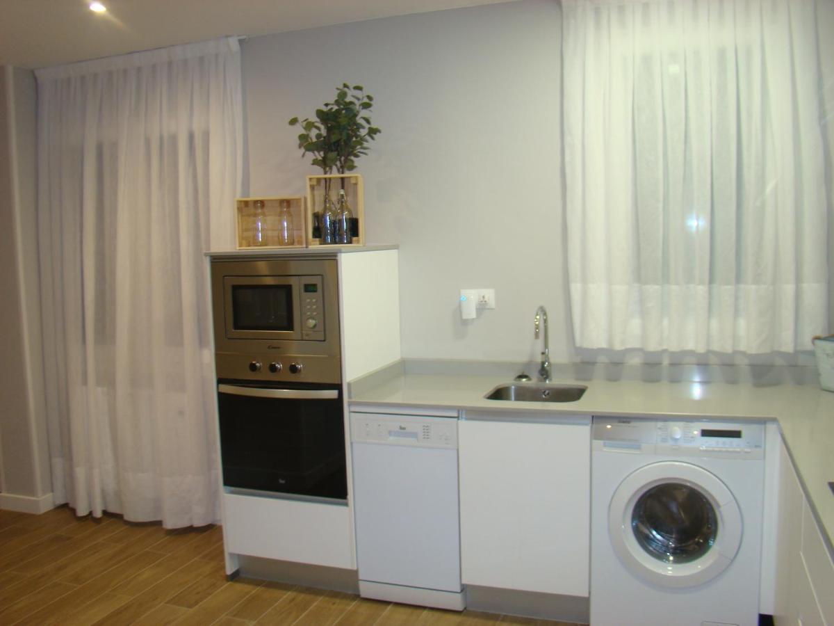 Apartamentos La Pereda ซานตานเดร์ ภายนอก รูปภาพ