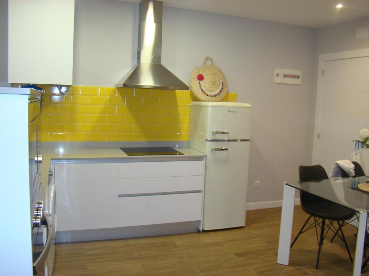 Apartamentos La Pereda ซานตานเดร์ ภายนอก รูปภาพ